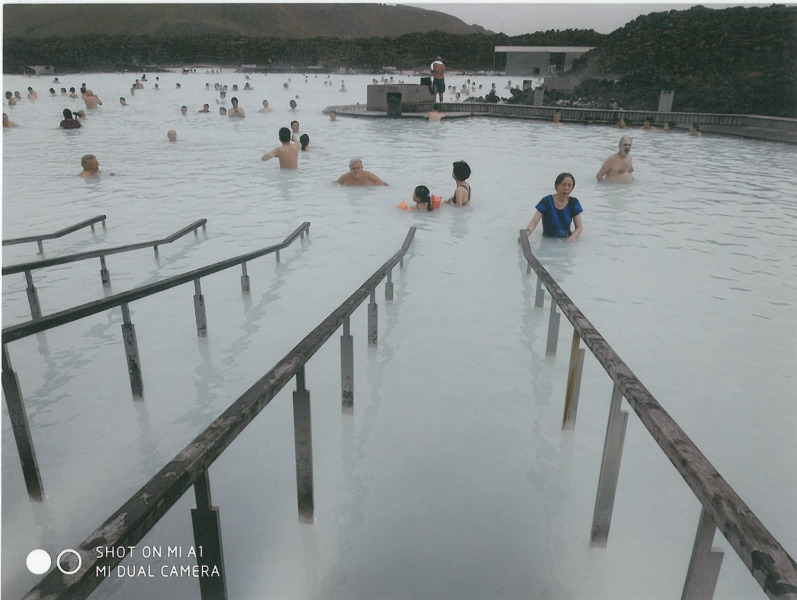 Ισλανδία. Μπάνιο στην μπλε γαλακτερή λίμνη