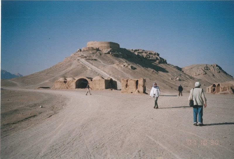 Οι «πύργοι της σιωπής» νεκροταφεία των Ζωροαστρών στη Γιαζντ